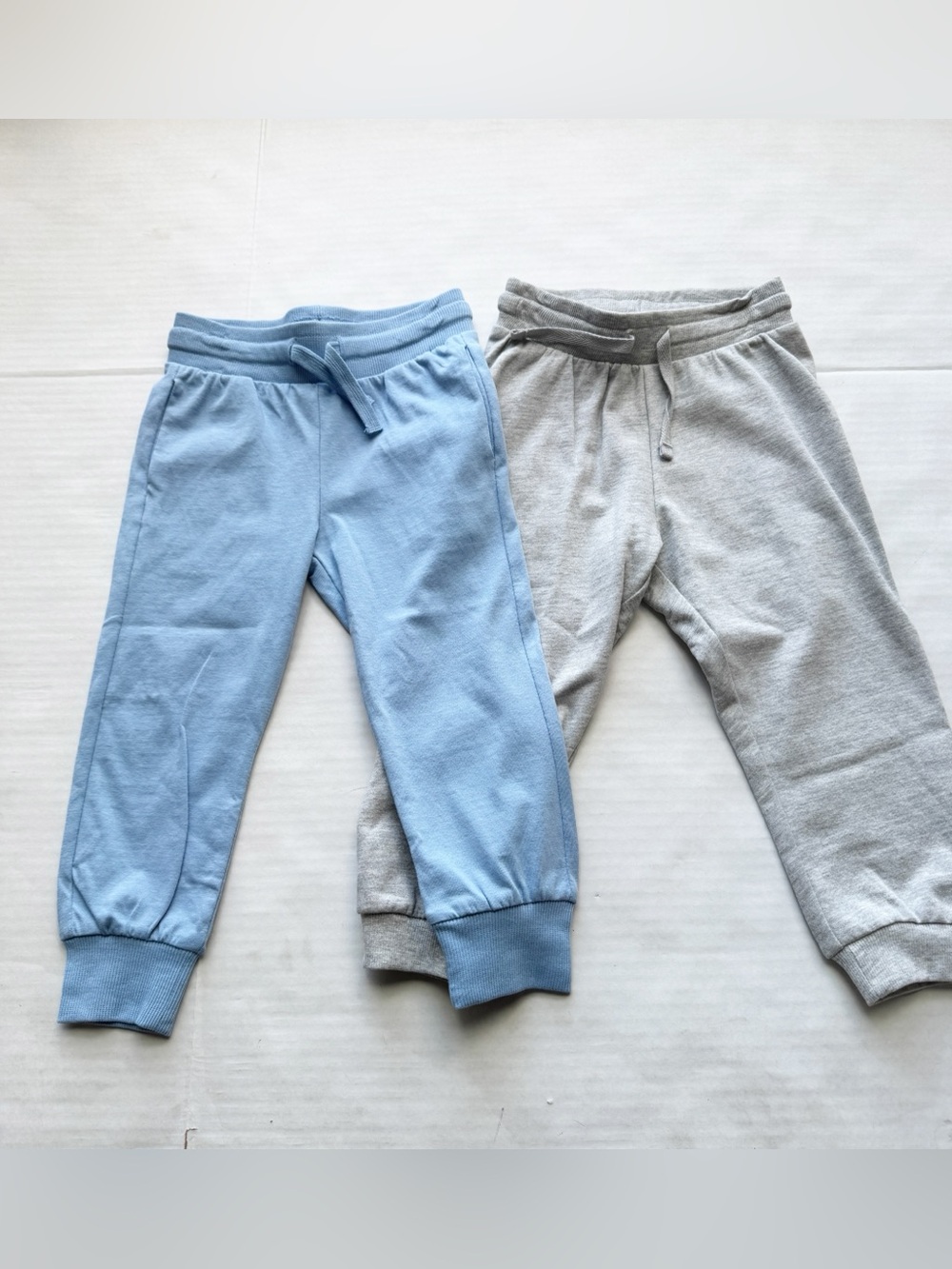 2-Pack of Organic Cotton Sweatpants / Joggers in Gray and Light Blue NWT